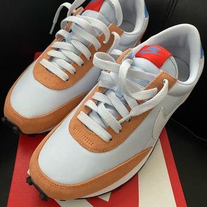 Nike Daybreak (BRAND NEW)